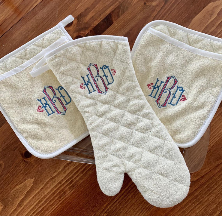 https://monogramsetc.net/cdn/shop/products/potholder1_740x.jpg?v=1600978798